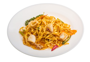 Fried noodles with calamari