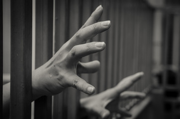 Hand in jail