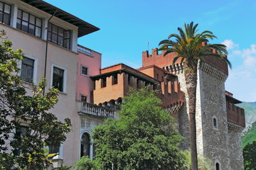 Fototapeta na wymiar Burg in Carrara