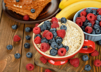 Muesli with berries