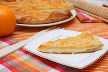 Layer cake with cheese