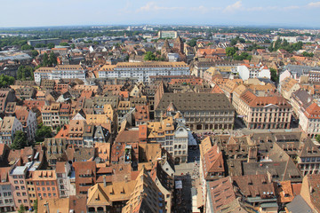 Fototapeta na wymiar Vue panoramique sur le vieux Strasbourg (Alsace, France)