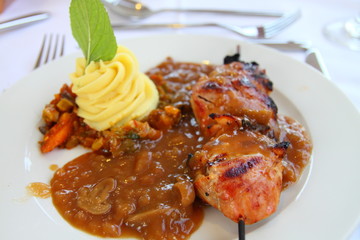 Meat medallions with mushroom sauce