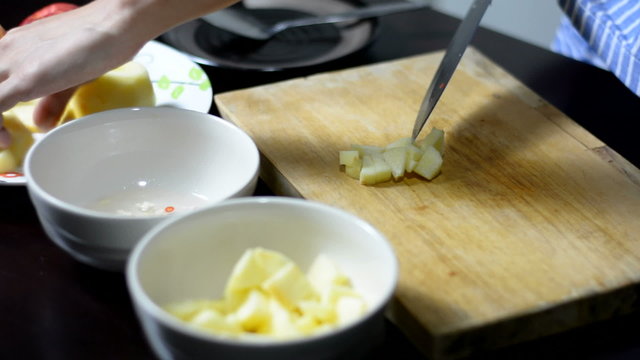 hand Slicing apple