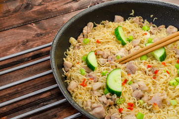 Chinese noodles with chicken