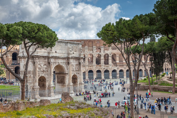 Fototapeta premium Rome : Colisée et Arc de Constantin