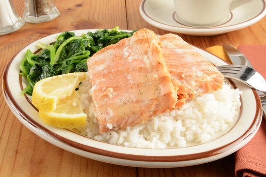 Grilled slamon steaks