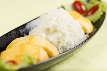 Ripe mango and sticky rice