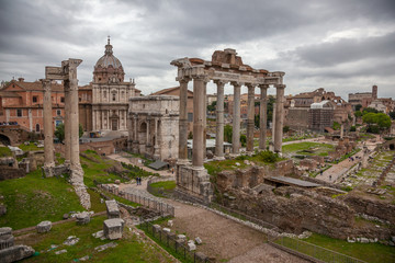 Fototapeta na wymiar Rome : vue du Forum Romain