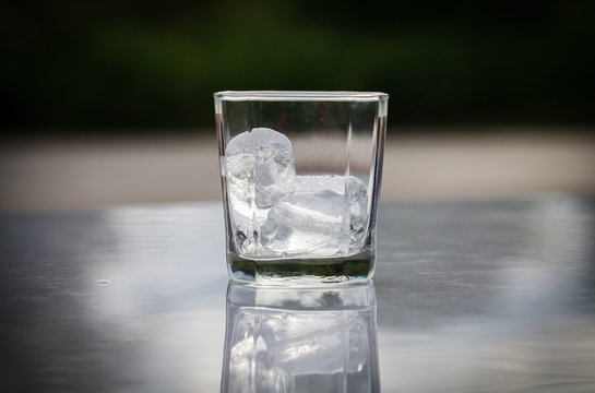 Ice in glass