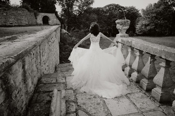Running bride
