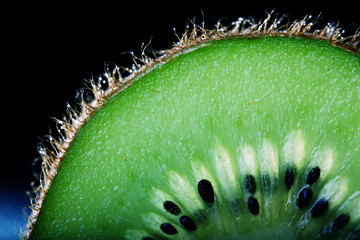 fresh kiwi slices