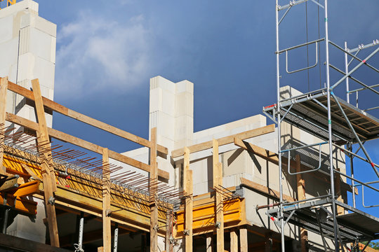 Kalksandstein &uuml;ber Betonschalung