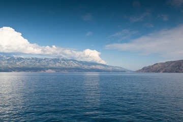 blick auf die Adria in Kroatien und Inseln in Südeuropa