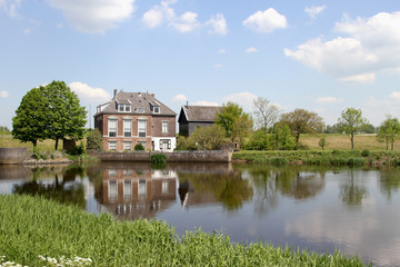 Fototapeta na wymiar Old house in Kinderijk, The Netherlands