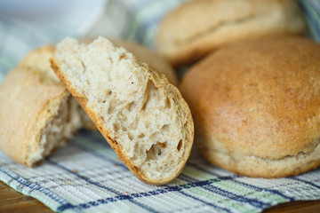  bread buns from yeast dough