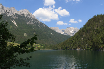 Fototapeta na wymiar Blick vom Hintersteiner See auf den Wilden Kaiser