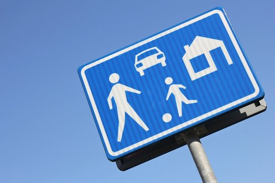 niederländisches Verkehrszeichen: Beginn eines verkehrsberuhigten Bereichs