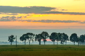 Krajobraz wiejski, zachód słońca © janmiko