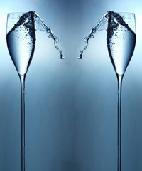 glass of water splashes