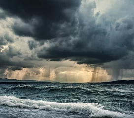 Papier Peint photo Lavable Orage Fortes pluies sur l& 39 océan orageux