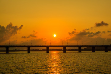 Obraz premium Sunset on West lake, Hanoi, Vietnam