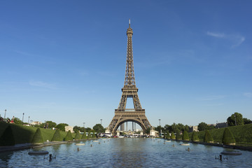 Fototapeta na wymiar Streets of Paris with Eiffel Tower