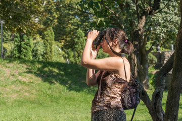 girl shooting photo