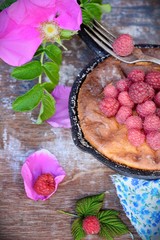 Cheesecake with raspberries