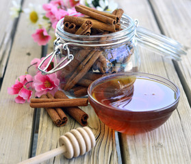 Fresh honey. © Ennira