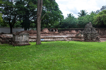 Ruin in Phra Narai Ratchaniwet complex, Lopburi, Thailand