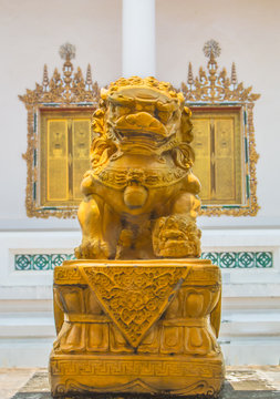 Gold Lion Statue.