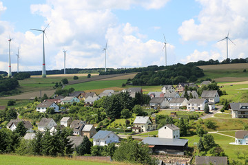 Windpark an Dorf