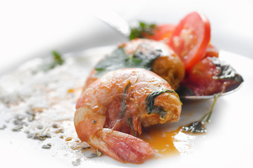gamberi con pomodoro e prezzemolo