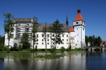 Fototapeta na wymiar Castle Blatna in Czech Republic