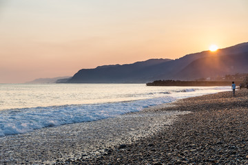 早朝のヒスイ海岸