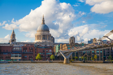 Fototapeta premium South bank walk of the river Thames. St. Paul's cathedral. 