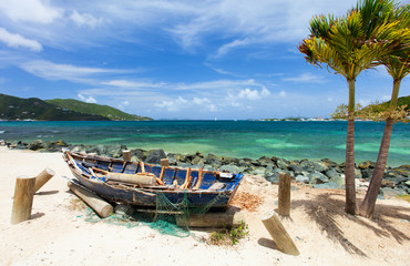 Fototapeta na wymiar Beautiful tropical coast at Caribbean