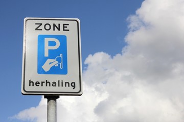 niederländisches Verkehrszeichen: bezahltes Parken-Zone (Wiederholungsschild)