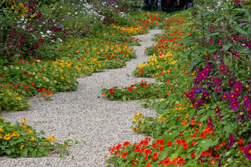 Allée centrale du jardin de Claude Monet (Giverny)