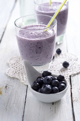 Smoothie mit Heidelbeeren