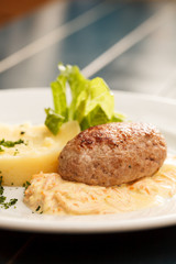 cutlet with mashed potatoes