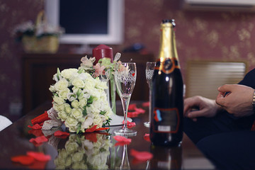 champagne wedding bouquet
