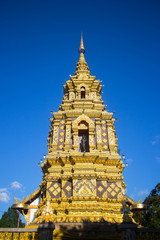 Fototapeta premium golden pagoda