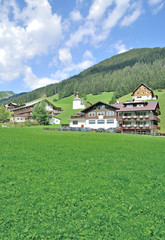 Fototapeta na wymiar Urlaubsort Baad im Kleinwalsertal in Vorarlberg
