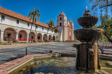The historic Santa Barbara Spanish Mission in California - obrazy, fototapety, plakaty