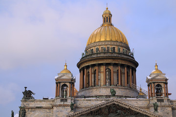 Fototapeta na wymiar Saint Isaac's Cathedral, Saint-Petersburg