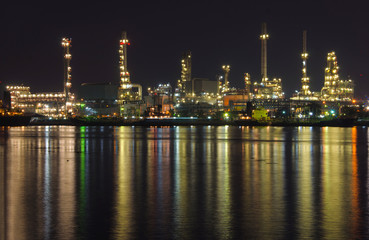 Obraz na płótnie Canvas Oil refinery factory at twilight Bangkok Thailand.