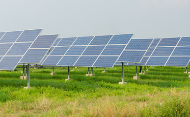 Power plant using renewable solar energy