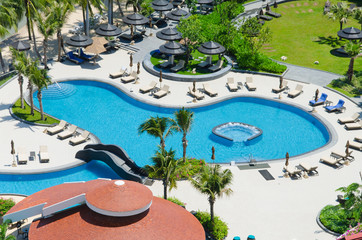 Bird's eye view of swimming pool in hotel
